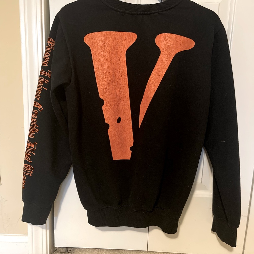 Vlone black long sleeve T-Shirt.